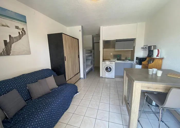 Avec Terrasse Et Parking A - Fr-1-833-9